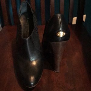 Genuine leather BCBG MAXAZRIA Booties!